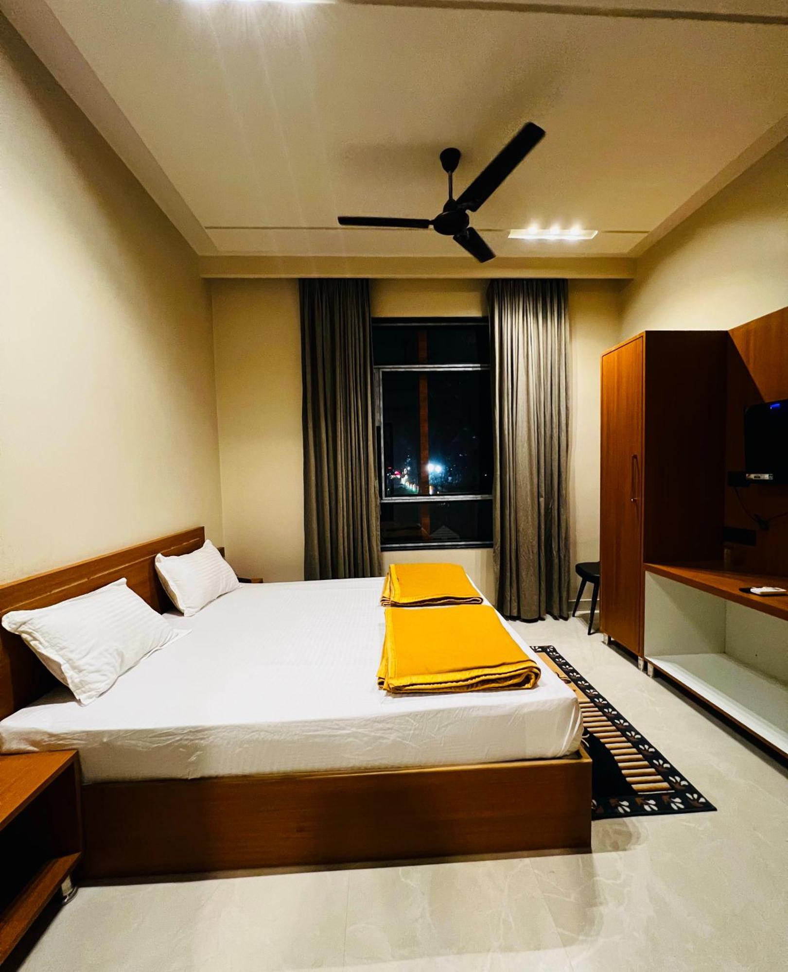 The Tri Arrow Hotel Khātu Kültér fotó
